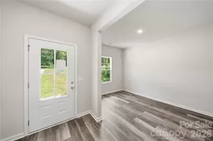 470 Woodberry Dr, Mooresville, NC 28115 - Photo 2