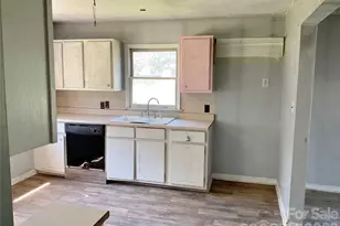 1024 Catawba St, Lincolnton, NC 28092 - Photo 12