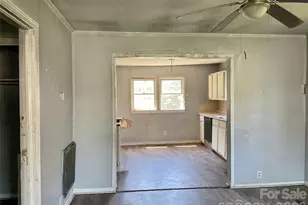 1024 Catawba St, Lincolnton, NC 28092 - Photo 8
