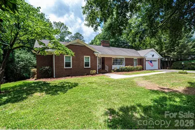 1807 5th Street NW, Hickory, NC 28601 - Photo 1