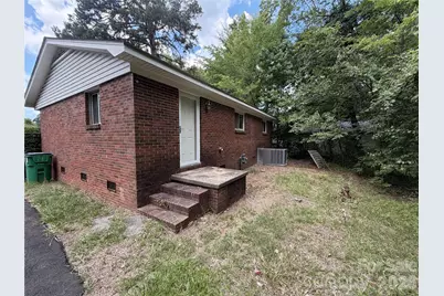 2824 Cedarhurst Drive, Charlotte, NC 28269 - Photo 4