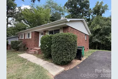 2824 Cedarhurst Drive, Charlotte, NC 28269 - Photo 2