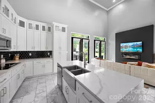 7117 W Sugar Creek Rd, Charlotte, NC 28269 - Photo 12