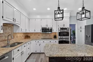 1231 Manicott Dr, Matthews, NC 28105 - Photo 6