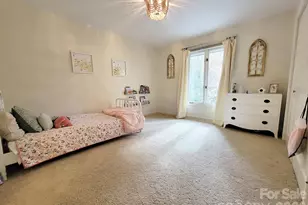 305 E Sondley Dr, Asheville, NC 28805 - Photo 18