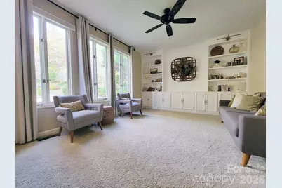 305 E Sondley Drive, Asheville, NC 28805 - Photo 2