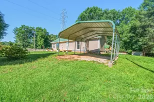 547 Pea Ridge St, Morganton, NC 28655 - Photo 2