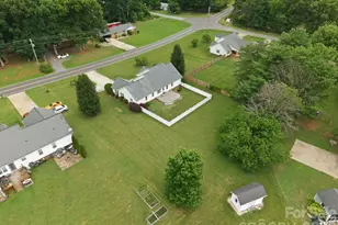 210 Jane Sowers Rd, Statesville, NC 28625 - Photo 34