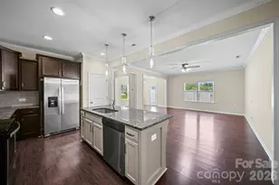 447 Tayberry Ln, Fort Mill, SC 29715 - Photo 4