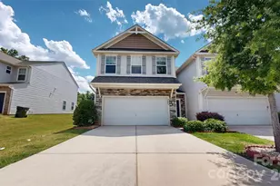 447 Tayberry Ln, Fort Mill, SC 29715 - Photo 1