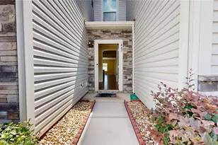 447 Tayberry Ln, Fort Mill, SC 29715 - Photo 2