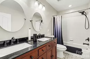 8021 Pelorus Ln, Charlotte, NC 28269 - Photo 16