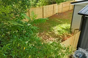 304 S Derby Ave, Newton, NC 28658 - Photo 4