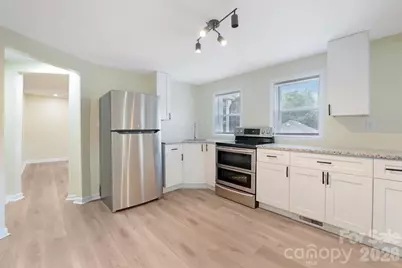 304 S Derby Avenue, Newton, NC 28658 - Photo 14