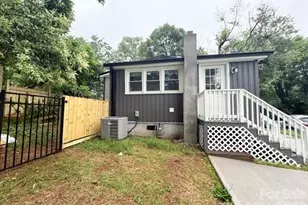 304 S Derby Ave, Newton, NC 28658 - Photo 2