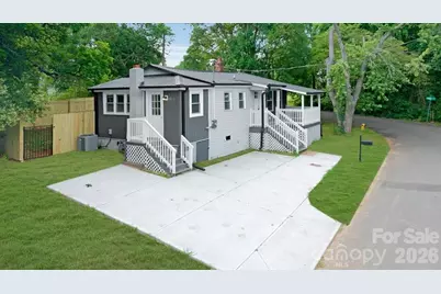 304 S Derby Avenue, Newton, NC 28658 - Photo 1