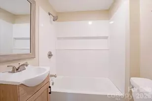 304 S Derby Ave, Newton, NC 28658 - Photo 24