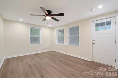 304 S Derby Avenue, Newton, NC 28658 - Photo 12