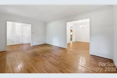 8801 Holiday Drive, Charlotte, NC 28215 - Photo 6