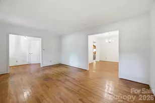 8801 Holiday Dr, Charlotte, NC 28215 - Photo 6