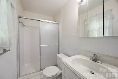 8801 Holiday Drive, Charlotte, NC 28215 - Photo 18