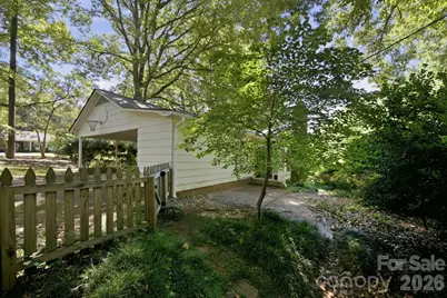 8801 Holiday Drive, Charlotte, NC 28215 - Photo 28
