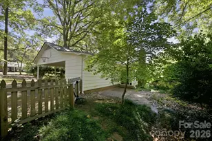 8801 Holiday Dr, Charlotte, NC 28215 - Photo 28