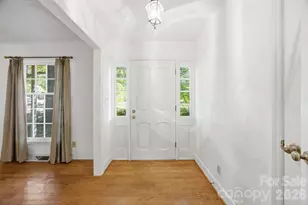 8801 Holiday Dr, Charlotte, NC 28215 - Photo 4