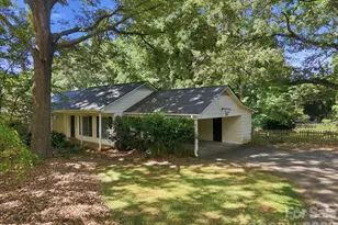 8801 Holiday Dr, Charlotte, NC 28215 - Photo 2