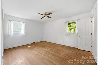 8801 Holiday Drive, Charlotte, NC 28215 - Photo 16