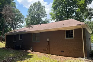 6230 Cross Creek Ln, Charlotte, NC 28212 - Photo 2