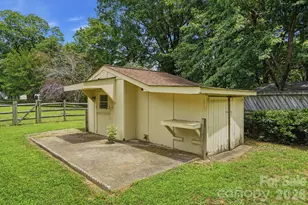 218 Drye Ln, Matthews, NC 28104 - Photo 8