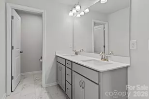 8122 Downy Oak Ln, Charlotte, NC 28269 - Photo 14