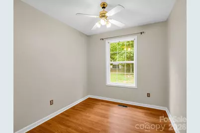 30 Lake Forest Lane, Hendersonville, NC 28739 - Photo 16