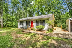 30 Lake Forest Ln, Hendersonville, NC 28739 - Photo 2
