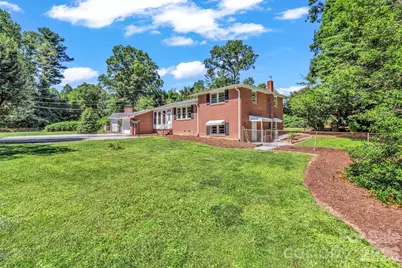907 W Blue Ridge Road, East Flat Rock, NC 28726 - Photo 4