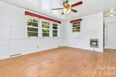 907 W Blue Ridge Road, East Flat Rock, NC 28726 - Photo 14