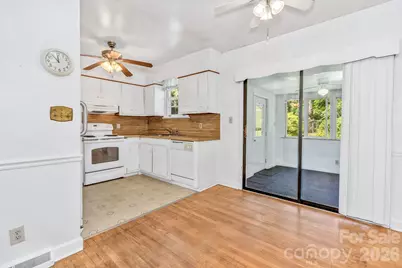 907 W Blue Ridge Road, East Flat Rock, NC 28726 - Photo 24