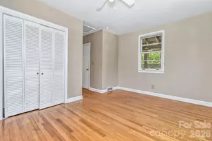 907 W Blue Ridge Rd, East Flat Rock, NC 28726 - Photo 26