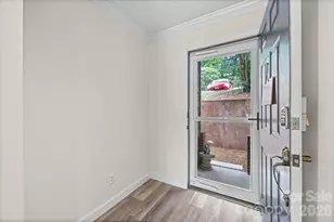 7332 Lake Front Dr, Charlotte, NC 28278 - Photo 4