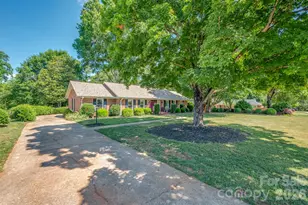 271 McCall Dr, Forest City, NC 28043 - Photo 2