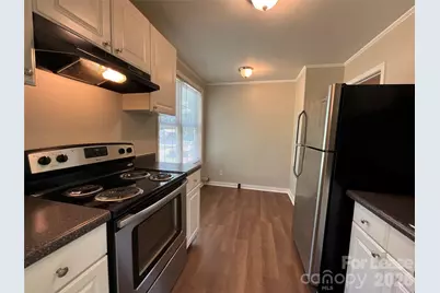 6013 Carver Boulevard #B, Charlotte, NC 28269 - Photo 12