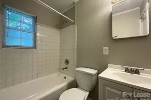 6013 Carver Blvd, Charlotte, NC 28269 - Photo 10