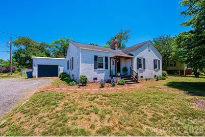 1240 12th Street Place NW, Hickory, NC 28601 - Photo 2