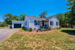 1240 12th St Pl NW, Hickory, NC 28601 - Photo 2