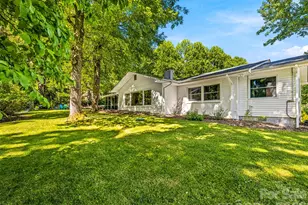 106 Skyway Dr, Hendersonville, NC 28739 - Photo 2