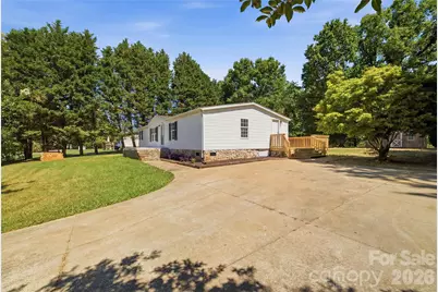 3940 Teaberry Lane, Newton, NC 28658 - Photo 4
