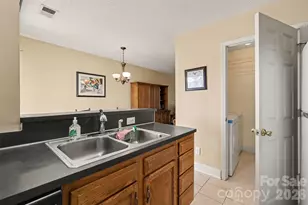 9132 Charminster Ct, Charlotte, NC 28269 - Photo 14