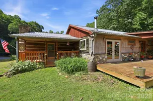 1005 Smith Creek Rd, Mars Hill, NC 28754 - Photo 2