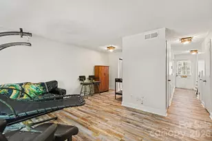 4605 Hedgemore Dr, Charlotte, NC 28209 - Photo 4